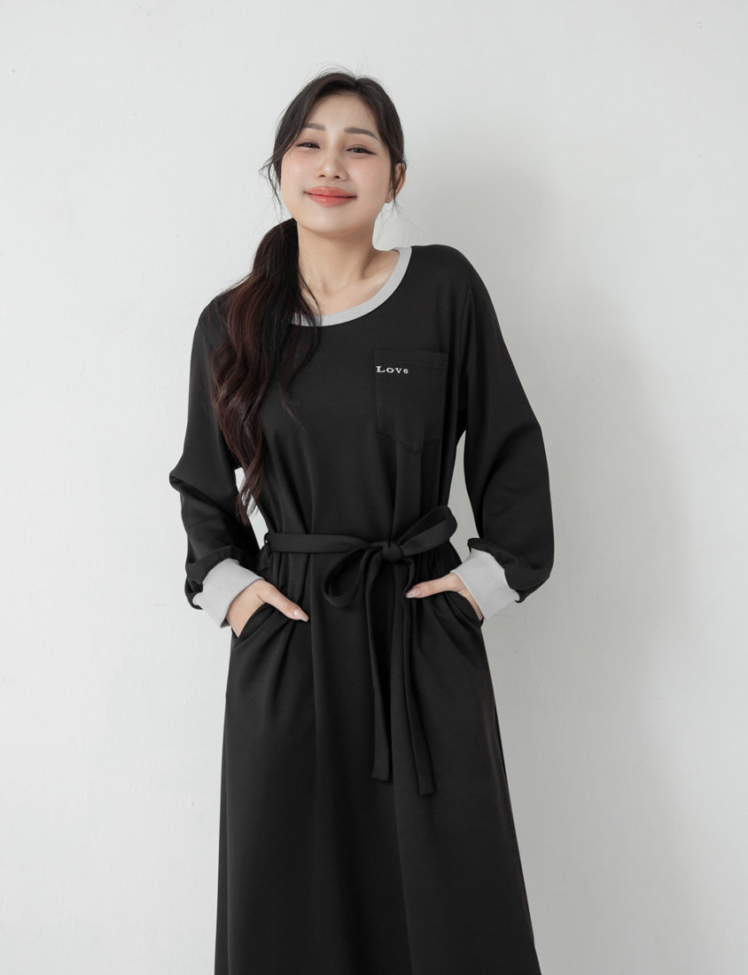 Cute Round Neck Colorblock Embroidered Plus Size Maxi Dress (With Tie)