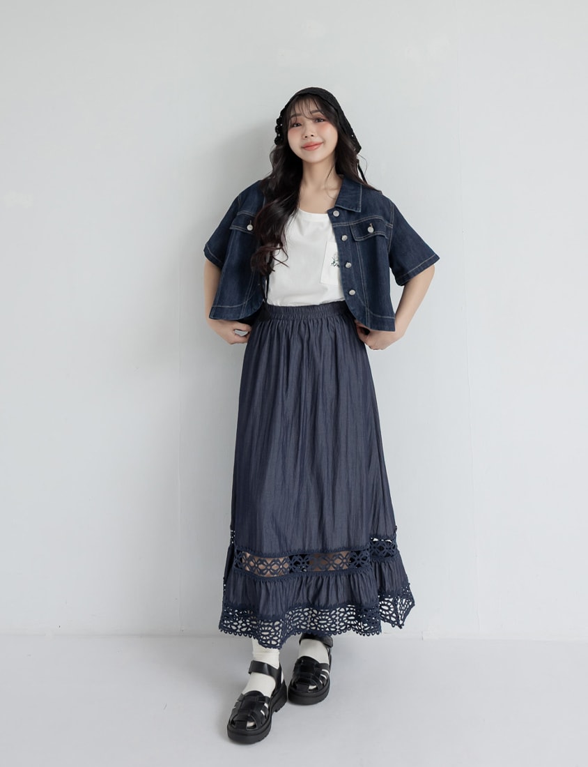 Silky Cool Floral Embroidery Plus Size Tee