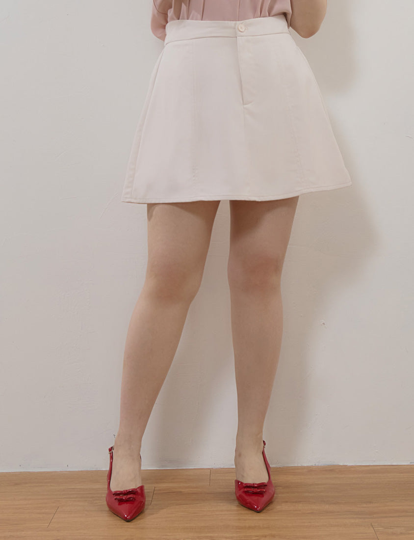 MISS. Silky Cool Slimming V-Waist Tailored Plus Size Skort