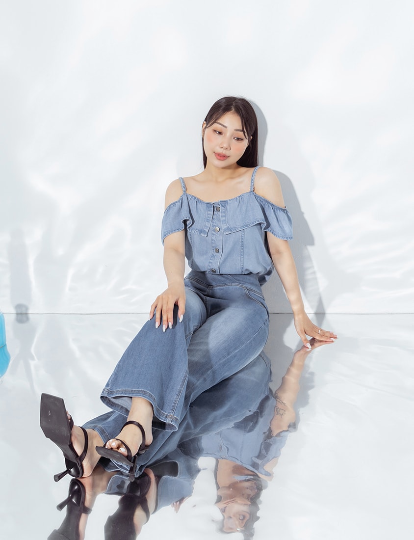 Slimming V-Waist Plus Size Flare Jeans