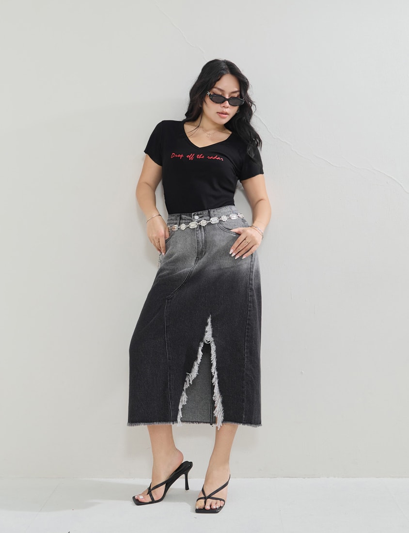 MUA! V-Neck Printed Ribbed Plus Size Top