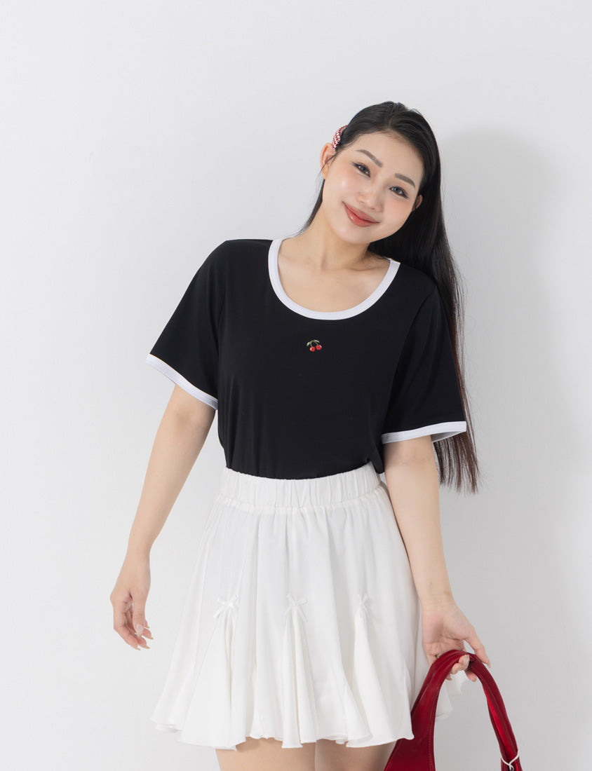 Contrast Cherry Embroidery Crewneck Plus Size Tee