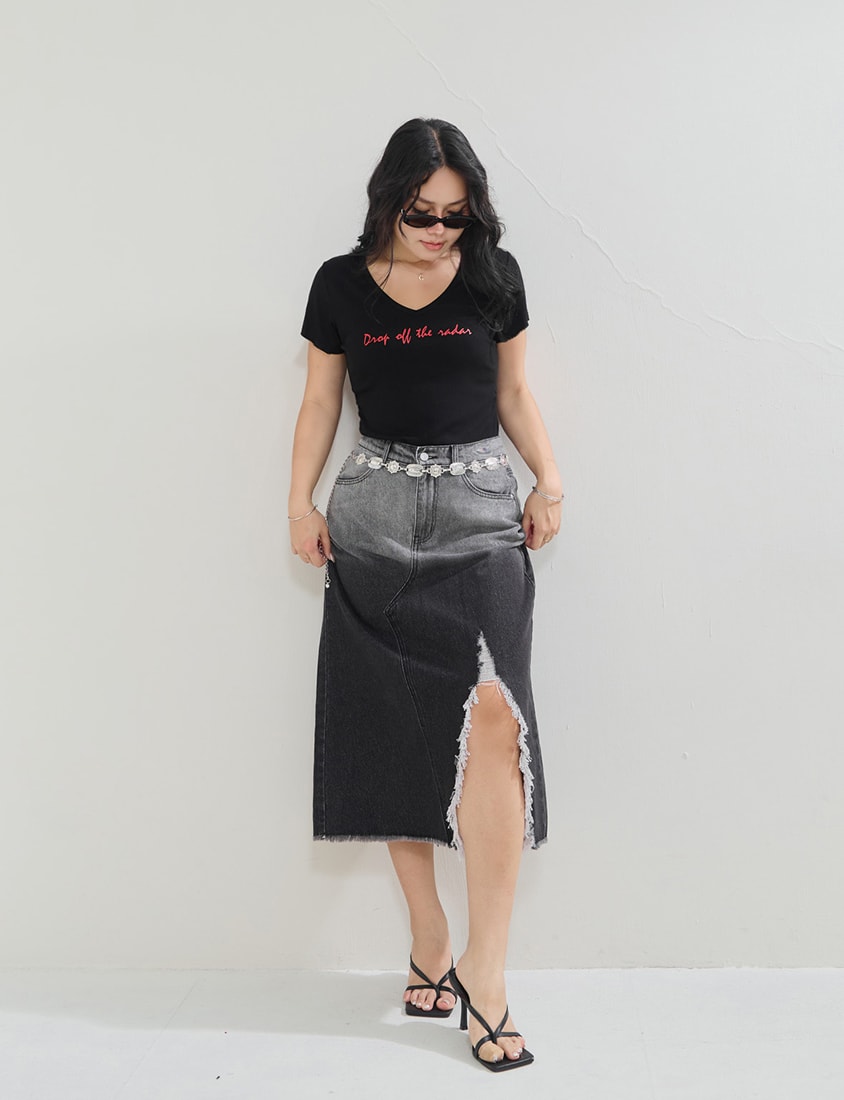 MUA! V-Neck Printed Ribbed Plus Size Top