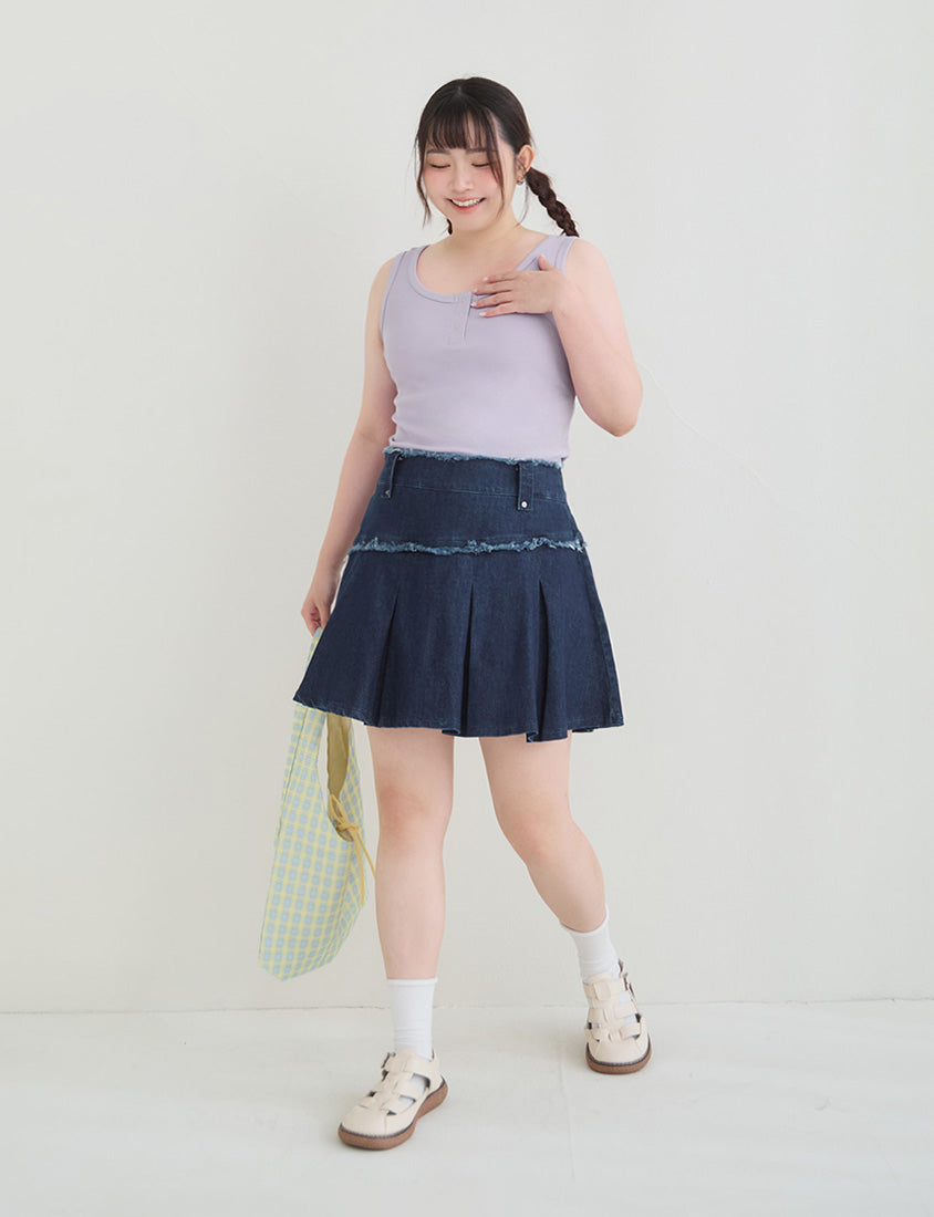 Sweet & Edgy Frayed Denim Pleated Plus Size Mini Skirt