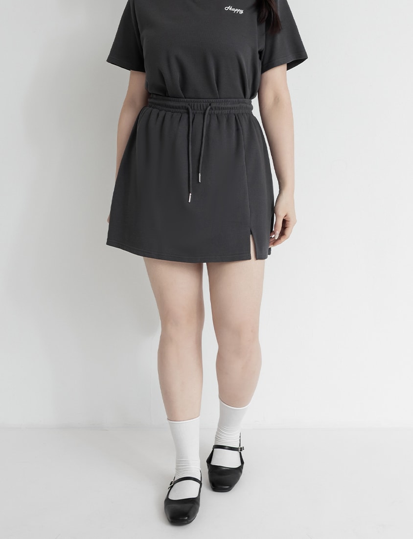 Soft Stretch Cotton Minimal Embroidered V-Neck Plus Size Tee