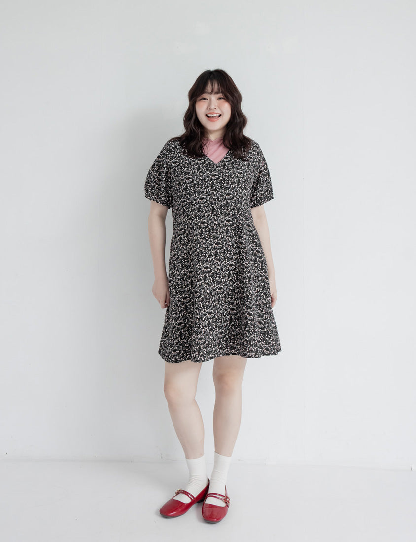 Japanese Style Floral Puff Sleeve V-Neck Plus Size Mini Dress