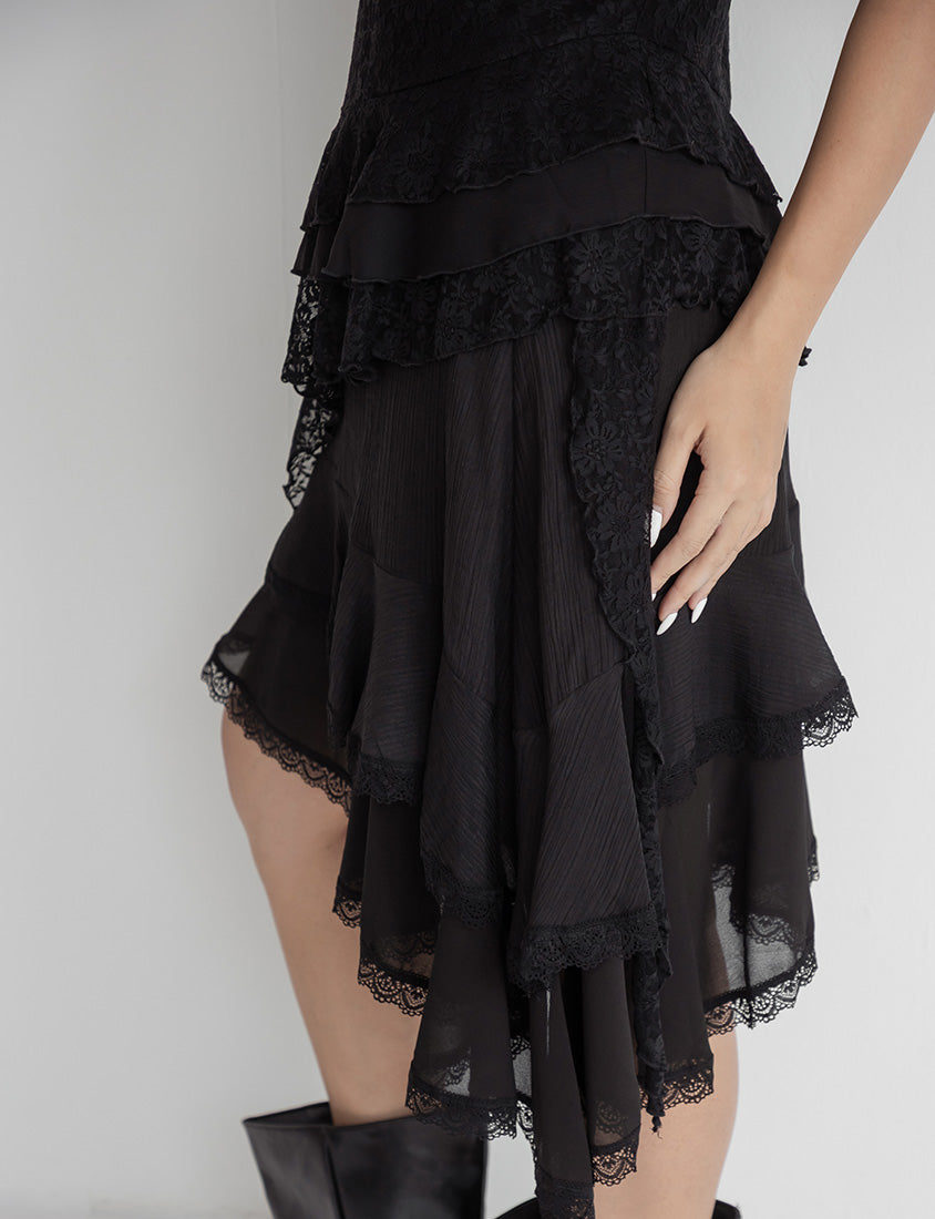 MUA! Sweet Lace Asymmetrical Hem Plus Size Cami Top