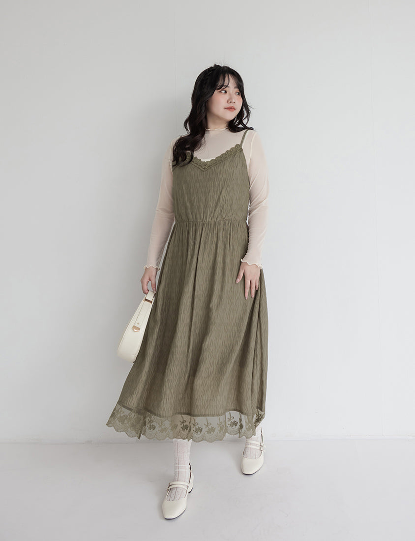Sweet Lace Textured Plus Size Maxi Dress